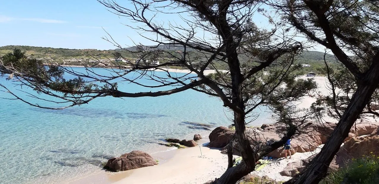 Un Angolo Di Paradiso A Pochi Passi Dal Mare Nel Villaggio Calarossa Isola Rossa