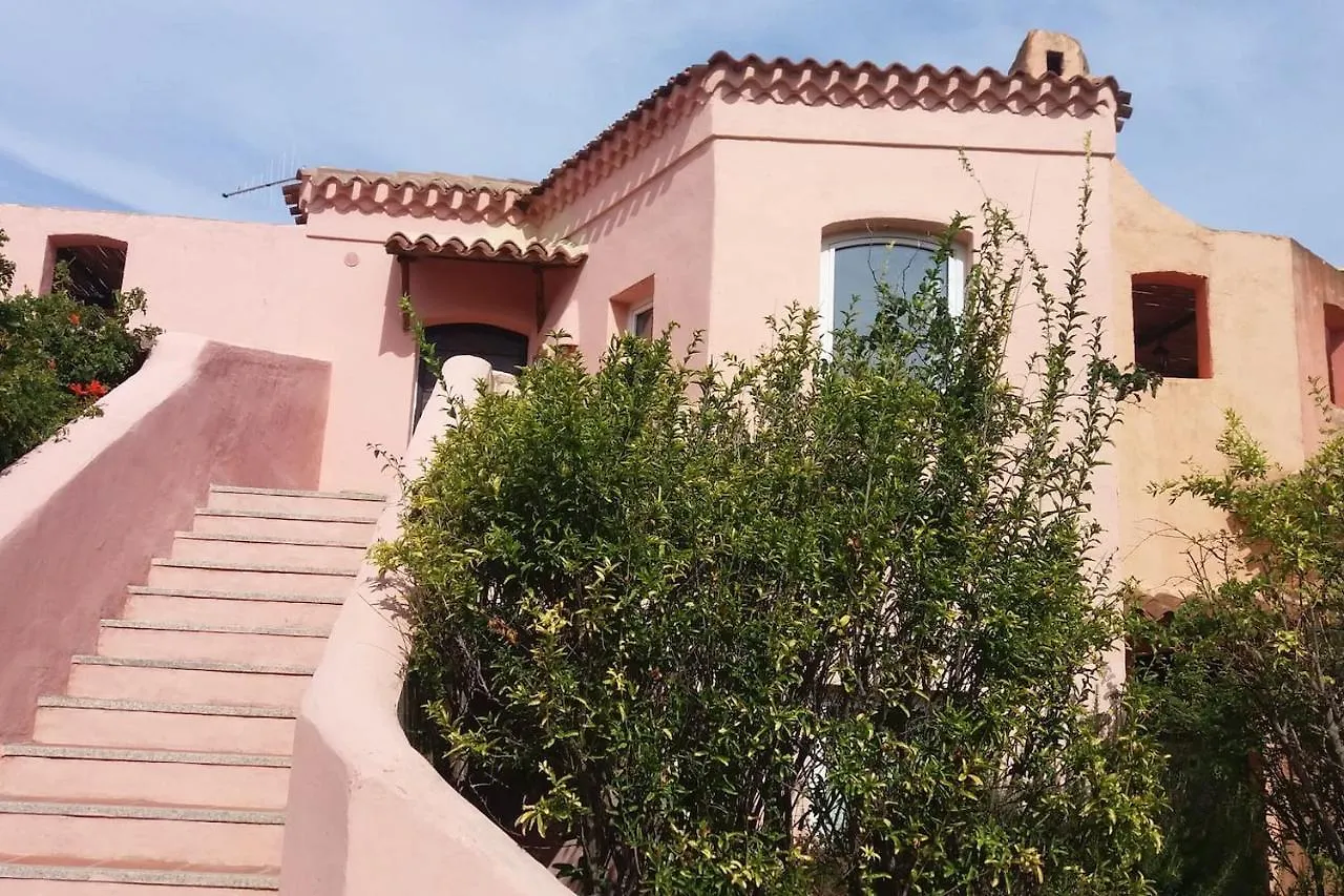Un Angolo Di Paradiso A Pochi Passi Dal Mare Nel Villaggio Calarossa Isola Rossa  0*, Isola Rossa (Sassari)